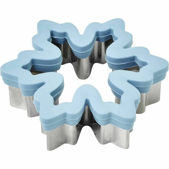 Wilton blue snowflake cookie cutter - Picture 1 of 2